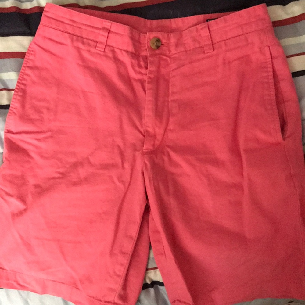 2 Men’s vineyard vines size 28 shorts